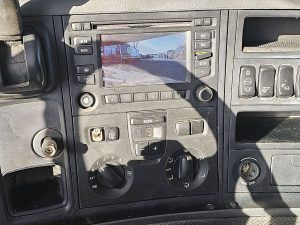 Systemy bezpieczeństwa — Scania P410 HIAB XS122 z 2016 roku
