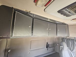 Wyposażenie specjalne wnętrza, ujęcie 2 — Scania R450 z 2015 roku