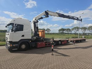 Zestaw: ciągnik z naczepą — Scania R450 z 2015 roku