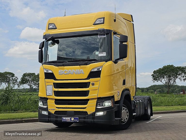 Scania R450 z 2022 roku, ciągnik siodłowy z zagranicy — przód pojazdu