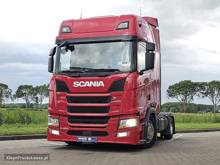 Scania R450 z 2022 roku, ciągnik siodłowy z zagranicy — przód pojazdu
