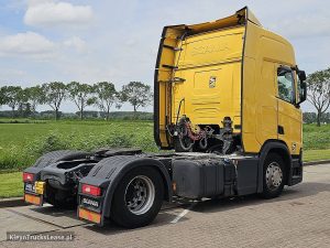 Strona pasażera z tyłu — Scania R450 z 2022 roku