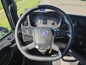 Wyposażenie specjalne wnętrza, ujęcie 2 — Scania R450 RETARDER CR20N z 2017 roku