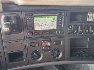 Wyposażenie specjalne wnętrza, ujęcie 6 — Scania R490 HMF 6020 z 2016 roku