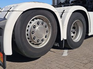Opony z dobrym bieżnikiem, ujęcie 2 — Scania R500 6X2*4 NB LEATHER z 2021 roku