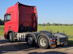 Strona kierowcy z tyłu — Scania R500 6x2/4 RETARDER ADR z 2021 roku