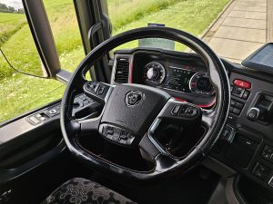 Wyposażenie specjalne wnętrza, ujęcie 2 — Scania R580 6X2*4 WB4750 PTO V8 z 2019 roku