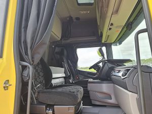 Wnętrze kabiny — Scania R580 6X2*4 WB4750 PTO V8 z 2019 roku