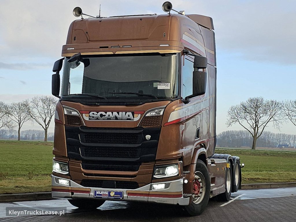 Scania R580 6X2 NB LED LEATHER z 2020 roku, ciągnik siodłowy z zagranicy — przód pojazdu