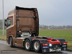 Strona kierowcy z tyłu — Scania R580 6X2 NB LED LEATHER z 2020 roku