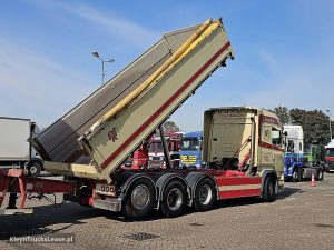 Strona pasażera z tyłu — Scania R580 8X4 COMBI SPECIAL z 2016 roku