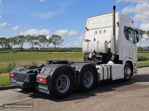 Strona pasażera z tyłu — Scania R580 V8 6X4 80 TON RETARD z 2021 roku