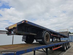 Strona pasażera z tyłu — Varmo 1 AXLE PLATFORM FORKLIFT CONNECTION z 1993 roku