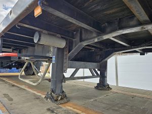 Wyposażenie specjalne — Varmo 1 AXLE PLATFORM FORKLIFT CONNECTION z 1993 roku
