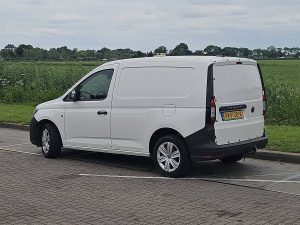 Strona kierowcy z tyłu — Volkswagen CADDY 2.0 L1 NAP Euro6 Carplay z 2021 roku