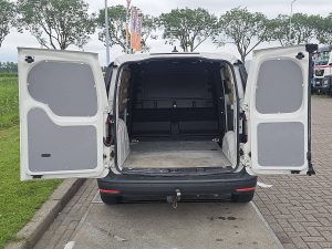 Przestrzeń ładunkowa — Volkswagen CADDY 2.0 L1 NAP Euro6 Carplay z 2021 roku