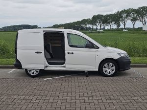 Drzwi boczne przestrzeni ładunkowej — Volkswagen CADDY 2.0 L1 NAP Euro6 Carplay z 2021 roku