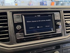 Ekran z Apple CarPlay — Volkswagen CRAFTER 2.0 L3H3 LED 4Motion! z 2022 roku