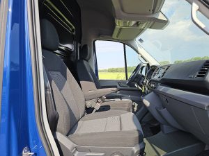 Wnętrze kabiny — Volkswagen CRAFTER 2.0 L3H3 LED 4Motion! z 2022 roku