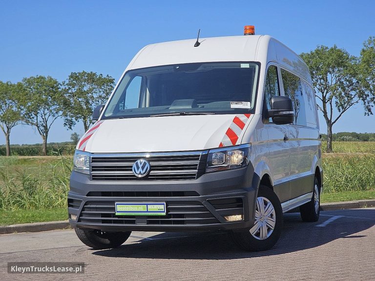 Volkswagen CRAFTER 2.0 L3H3 RWD Euro6 AC! z 2022 roku, blaszak z zagranicy — przód pojazdu