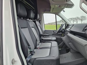 Wnętrze kabiny — Volkswagen CRAFTER 35 2.0 L3H3 140Pk Automaat! z 2023 roku