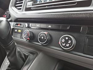 Wyposażenie specjalne wnętrza — Volkswagen CRAFTER 35 2.0 L3H3 140Pk Automaat! z 2023 roku