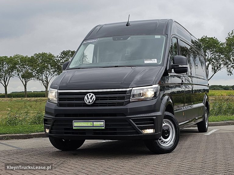 Volkswagen CRAFTER 35 2.0 L4H3 Automaat Airco z 2023 roku, blaszak z zagranicy — przód pojazdu