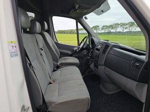 Wnętrze kabiny — Volkswagen CRAFTER 35 2.0 maxi EURO5 z 2010 roku