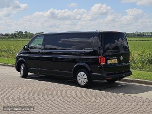 Strona kierowcy z tyłu — Volkswagen TRANSPORTER 2.0 TDI ac automaat EURO6 z 2022 roku