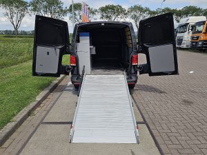 Przestrzeń ładunkowa — Volkswagen TRANSPORTER 2.0 TDI ac automaat EURO6 z 2022 roku
