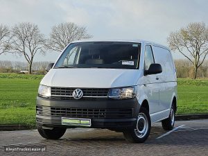 Przód pojazdu — Volkswagen TRANSPORTER 2.0 TDI L1H1 Navi Euro6 AC! z 2018 roku