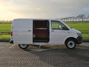 Drzwi boczne przestrzeni ładunkowej — Volkswagen TRANSPORTER 2.0 TDI L1H1 Navi Euro6 AC! z 2018 roku