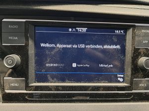 Ekran z Apple CarPlay — Volkswagen TRANSPORTER 2.0 TDI L1H1 T6.1 150Pk Eur6 z 2022 roku
