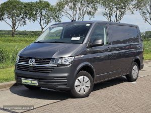 Strona kierowcy z przodu — Volkswagen TRANSPORTER 2.0 TDI L1H1 T6.1 150Pk Eur6 z 2022 roku