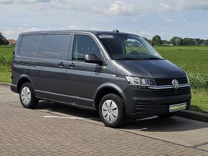 Strona pasażera z przodu — Volkswagen TRANSPORTER 2.0 TDI L1H1 T6.1 150Pk Eur6 z 2022 roku