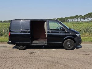 Drzwi boczne przestrzeni ładunkowej — Volkswagen TRANSPORTER 2.0 TDI T6.1 150Pk Navi NAP! z 2021 roku