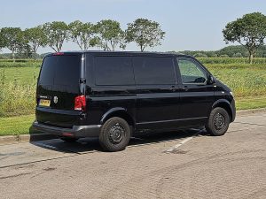 Strona pasażera z tyłu — Volkswagen TRANSPORTER 2.0 TDI T6.1 150Pk Navi NAP! z 2021 roku