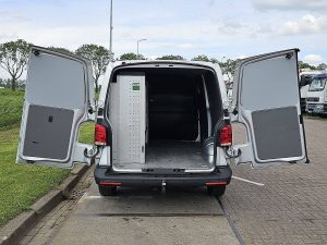 Przestrzeń ładunkowa — Volkswagen TRANSPORTER 2.0 TDI T6.1 2xZijdeur L2 ! z 2023 roku