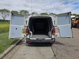 Przestrzeń ładunkowa — Volkswagen TRANSPORTER 2.0 TDI T6.1 L2H1 Automaat! z 2024 roku