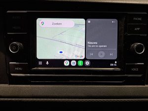Ekran z Apple CarPlay — Volkswagen TRANSPORTER 2.0 TDI T6.1 L2H1 Automaat! z 2024 roku
