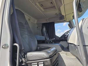 Wnętrze kabiny — Volvo FE 280.18 2T LIFT BOX 5.52 M z 2019 roku