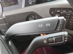Wyposażenie specjalne wnętrza, ujęcie 5 — Volvo FH 460 6X2 XENON SKIRTS z 2020 roku