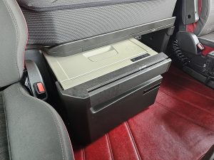 Wyposażenie specjalne wnętrza — Volvo FH 460 6X2 XENON SKIRTS z 2020 roku
