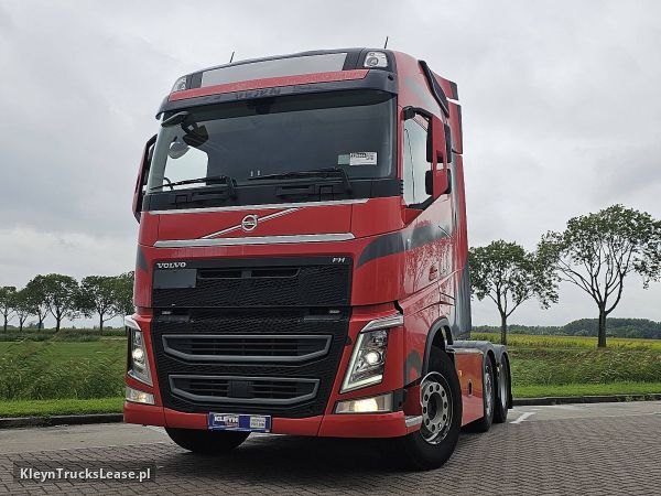 Volvo FH 460 6X2 XENON SKIRTS z 2020 roku, ciągnik siodłowy z zagranicy — przód pojazdu