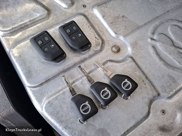 Volvo FH 500 z 2024 roku, ciągnik siodłowy z zagranicy