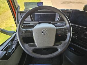 Wyposażenie specjalne wnętrza, ujęcie 3 — Volvo FH 500 Globetrotter z 2023 roku