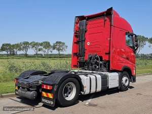 Strona pasażera z tyłu — Volvo FH 500 Globetrotter z 2023 roku