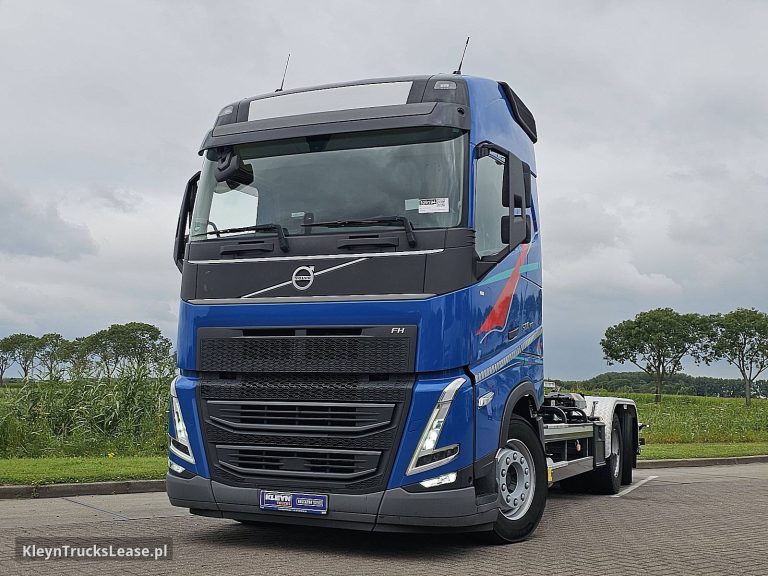 Volvo FH 500 Meiller Haken RS2165 z 2022 roku, hakowiec z zagranicy — przód pojazdu