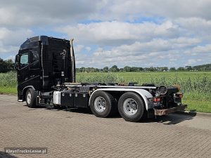 Strona kierowcy z tyłu — Volvo FH 750 6X4 LIFTAXLE RETARD. z 2018 roku
