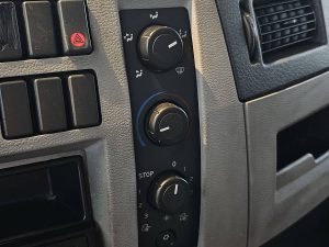 Wyposażenie specjalne wnętrza — Volvo FL 240.12 AIRCO 6 CYL. MANUAL z 2008 roku